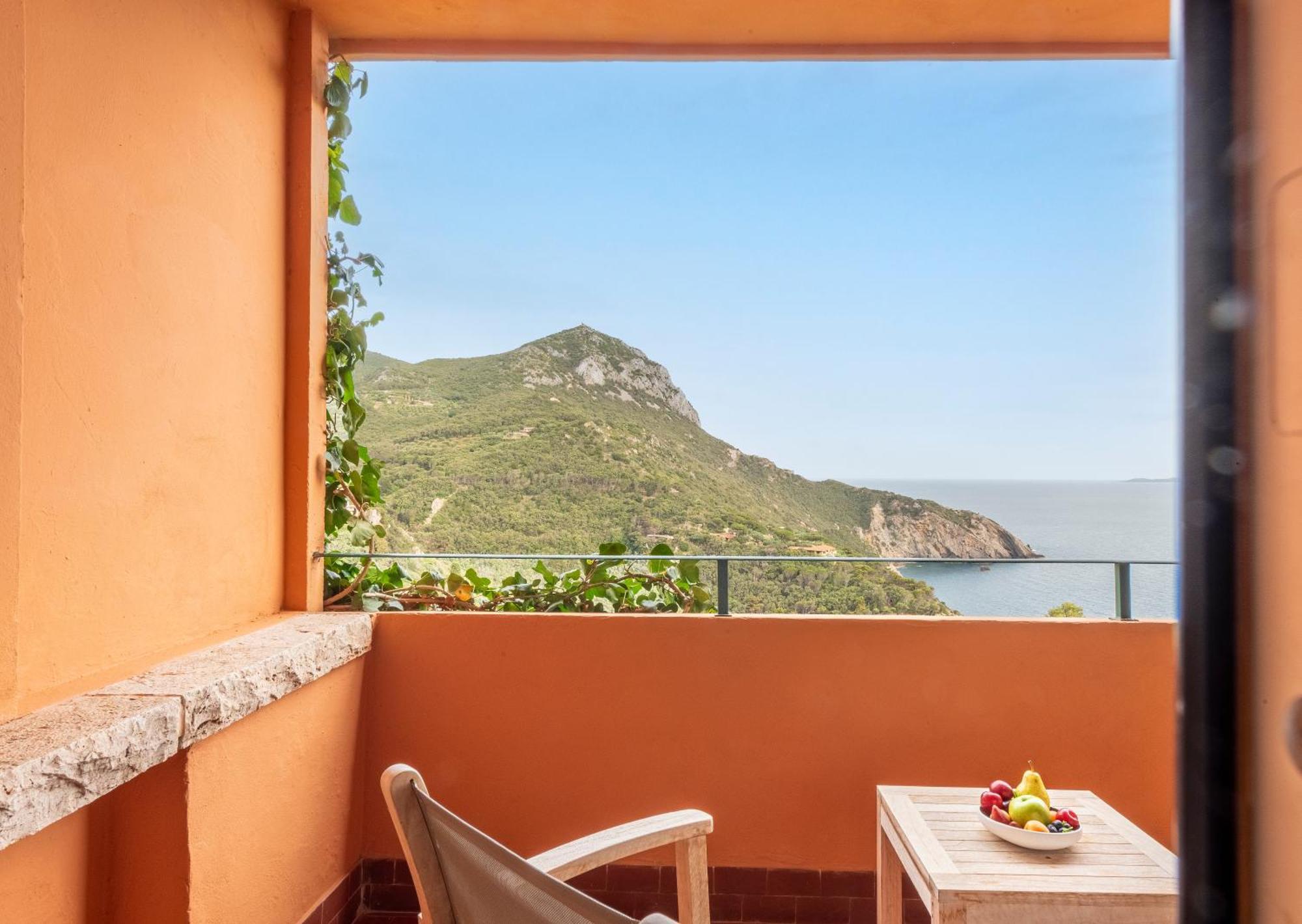 Boutique Hotel Torre Di Cala Piccola Porto Santo Stefano  Exterior foto
